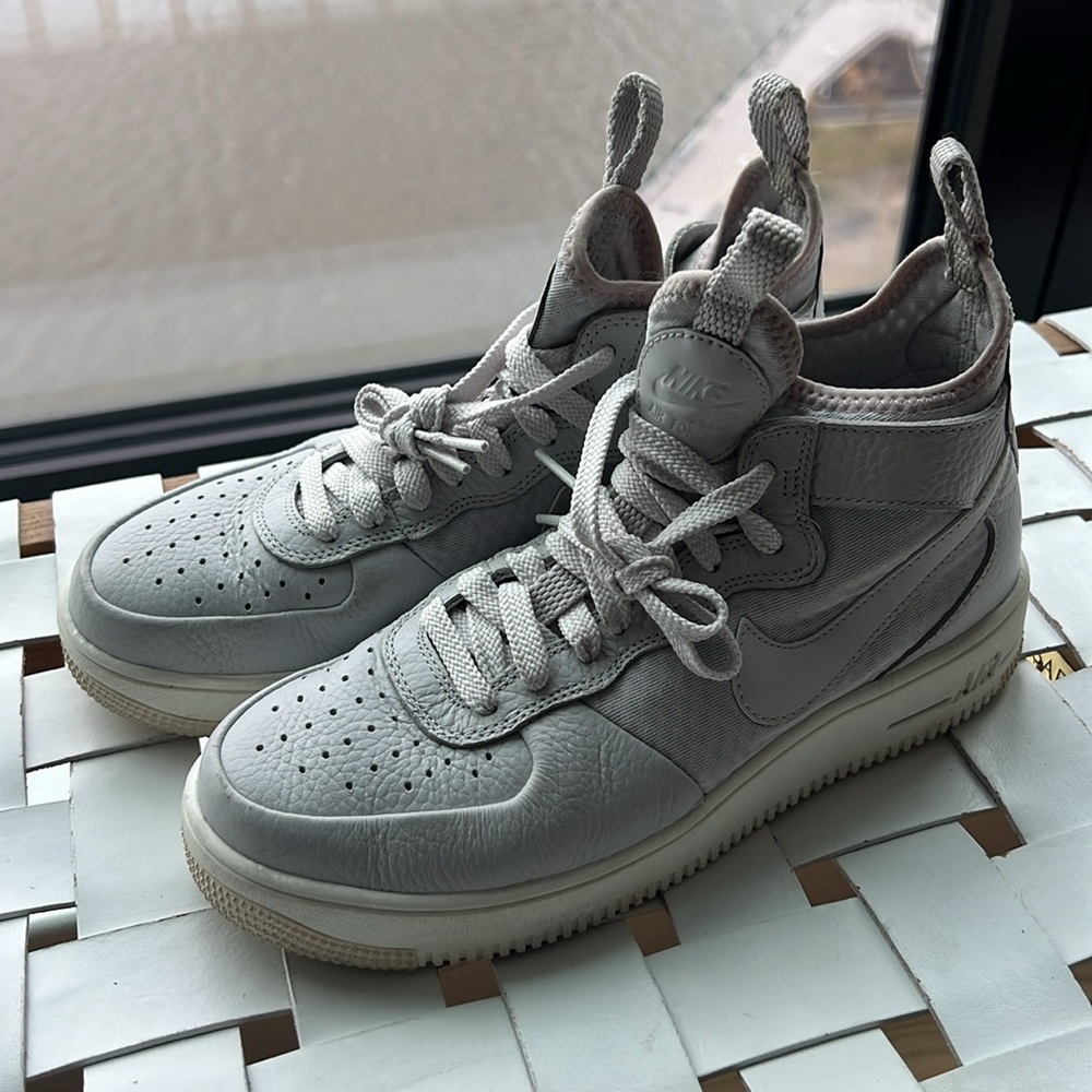 Nike Air High Top Sneakers